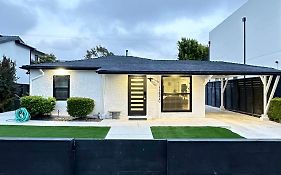 Modern 2Br Stylish & Cozy Unit